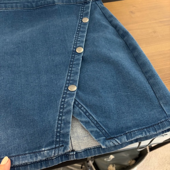 We The Free Blue Denim Mini Skirt – Size 6 - Picture 3 of 6